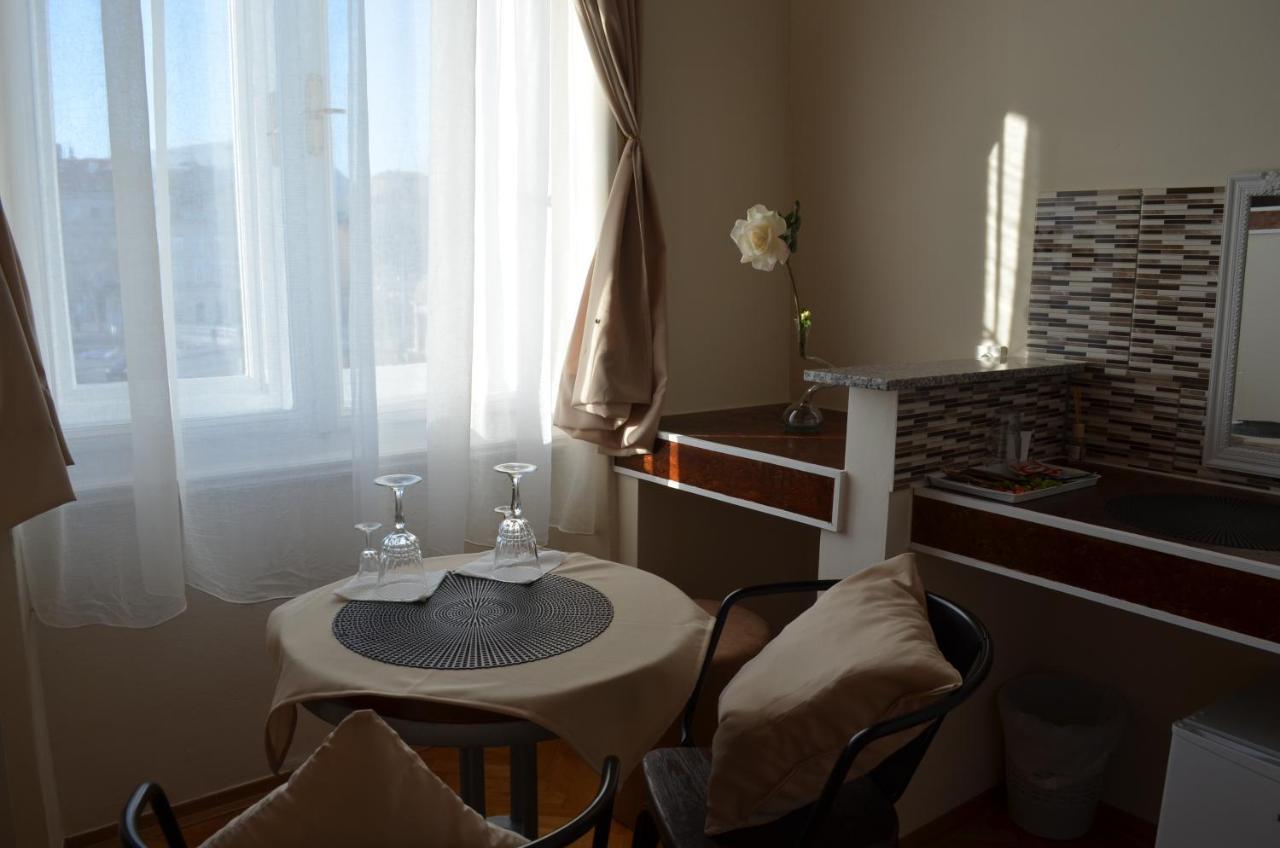 Rooms & Apartments Infinity Риека Экстерьер фото